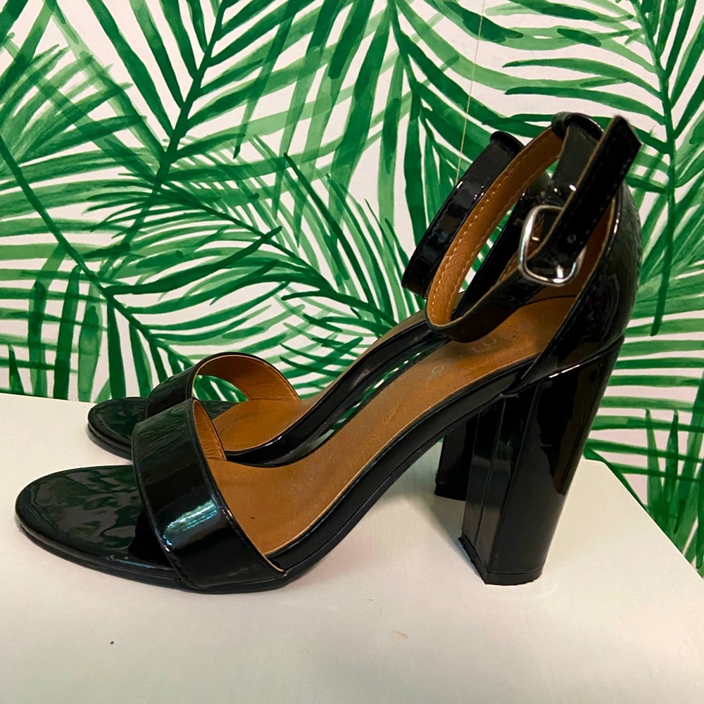 Lulu’s Black Heels Size 6.5